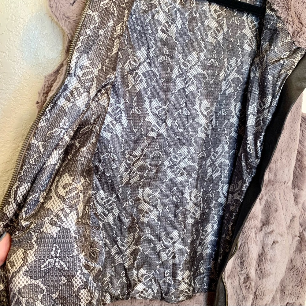 Sanctuary Faux Fur Sleeveless Vest Zip Up Taupe Brown Size Medium - Picture 10 of 16